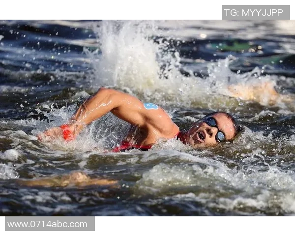 世界游泳锦标赛精彩纷呈 探秘顶尖泳将背后的训练与突破 世界游泳锦标赛精彩纷呈 探秘顶尖泳将背后的训练与突破