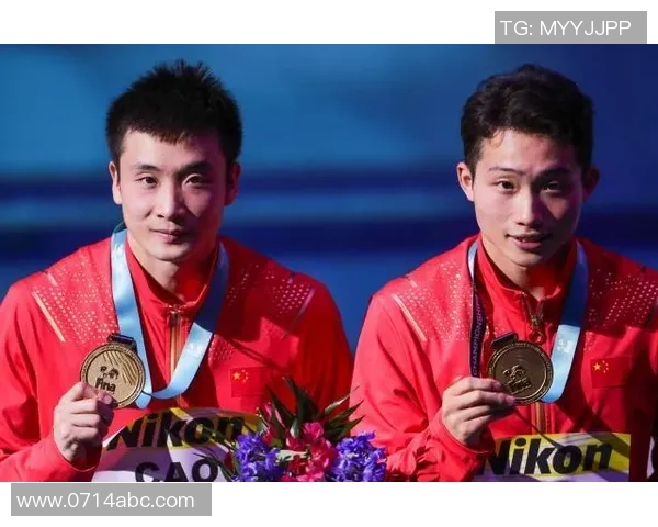 激烈角逐泳池赛场精彩纷呈 游泳比赛直播带你领略巅峰对决