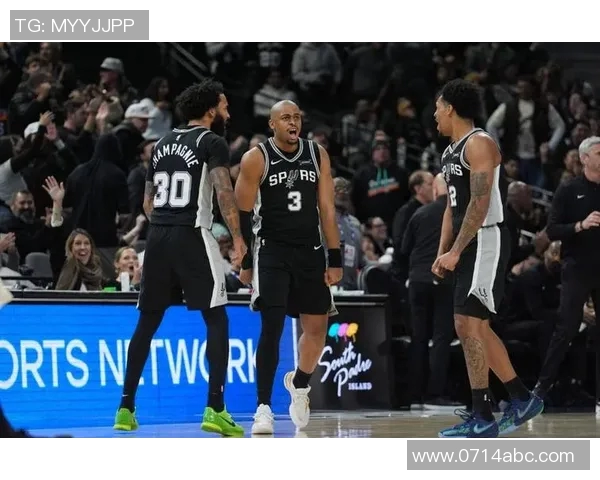 2012年西部决赛第六场雷霆逆转马刺的经典对决回顾与精彩瞬间分析